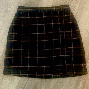 hollister wool like plaid mini skirt. size XS. excellent condition.